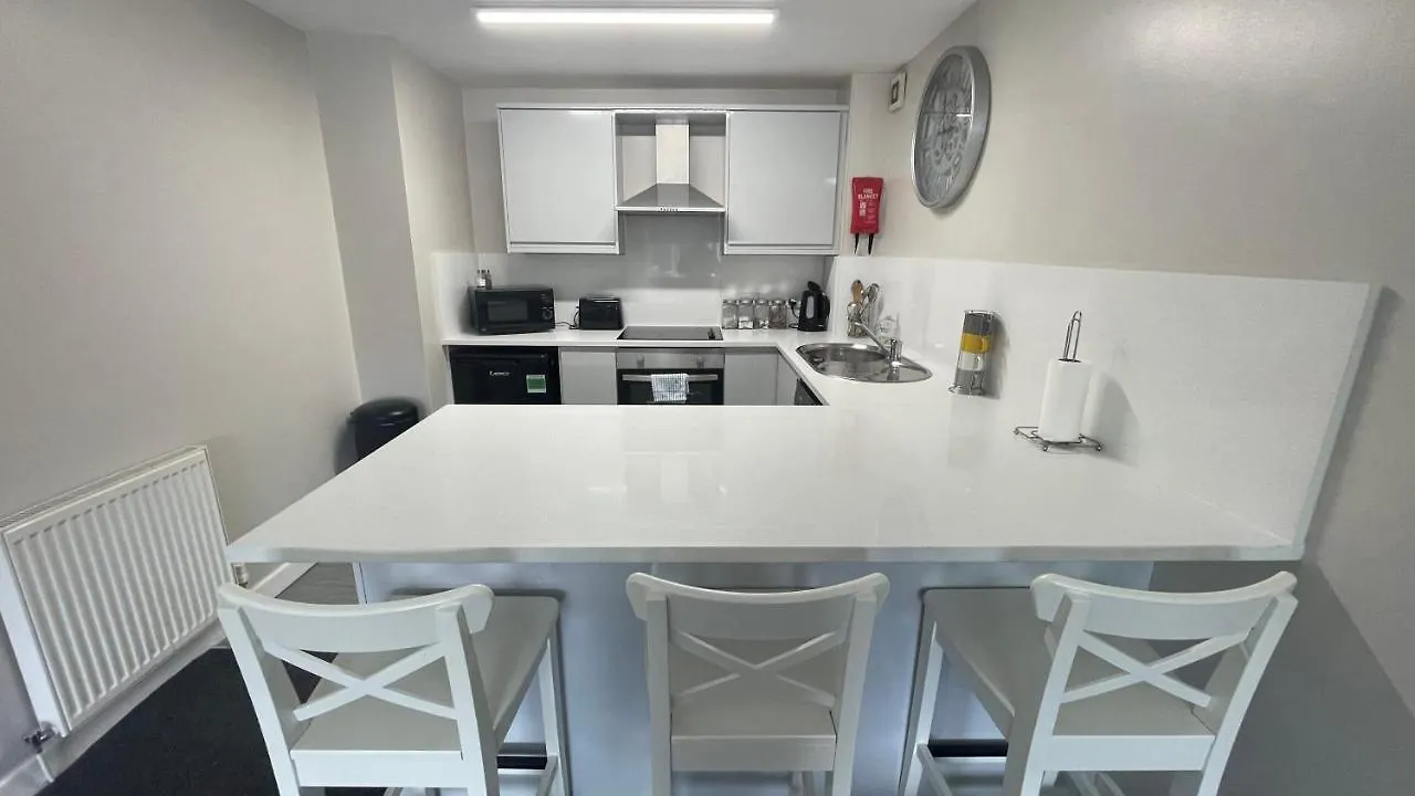 Hosted By Ryan - 2 Bedroom Apartment contacts