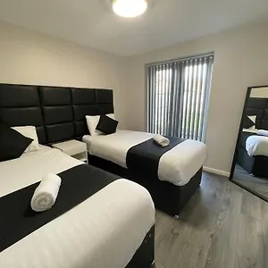  Apartment Hosted By Ryan - 2 Bedroom