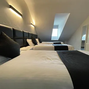 Apartment Hosted By Ryan - 4 Bedroom Penthouse