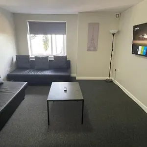  Apartment Hosted By Ryan - 2 Bedroom