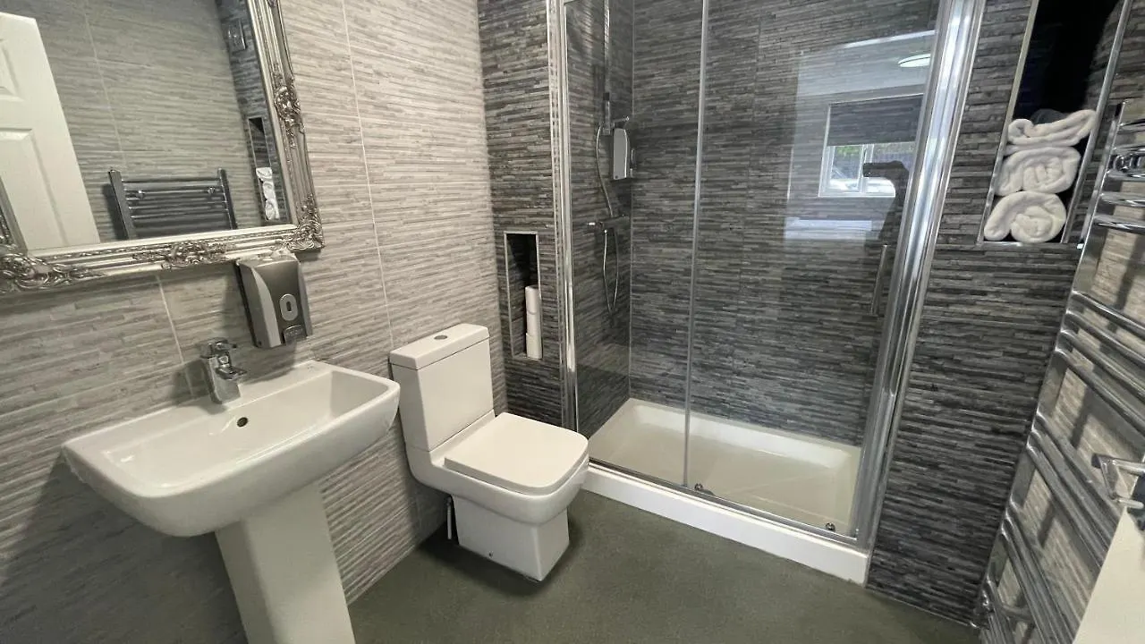 Hosted By Ryan - 2 Bedroom Apartment 利物浦 0*,