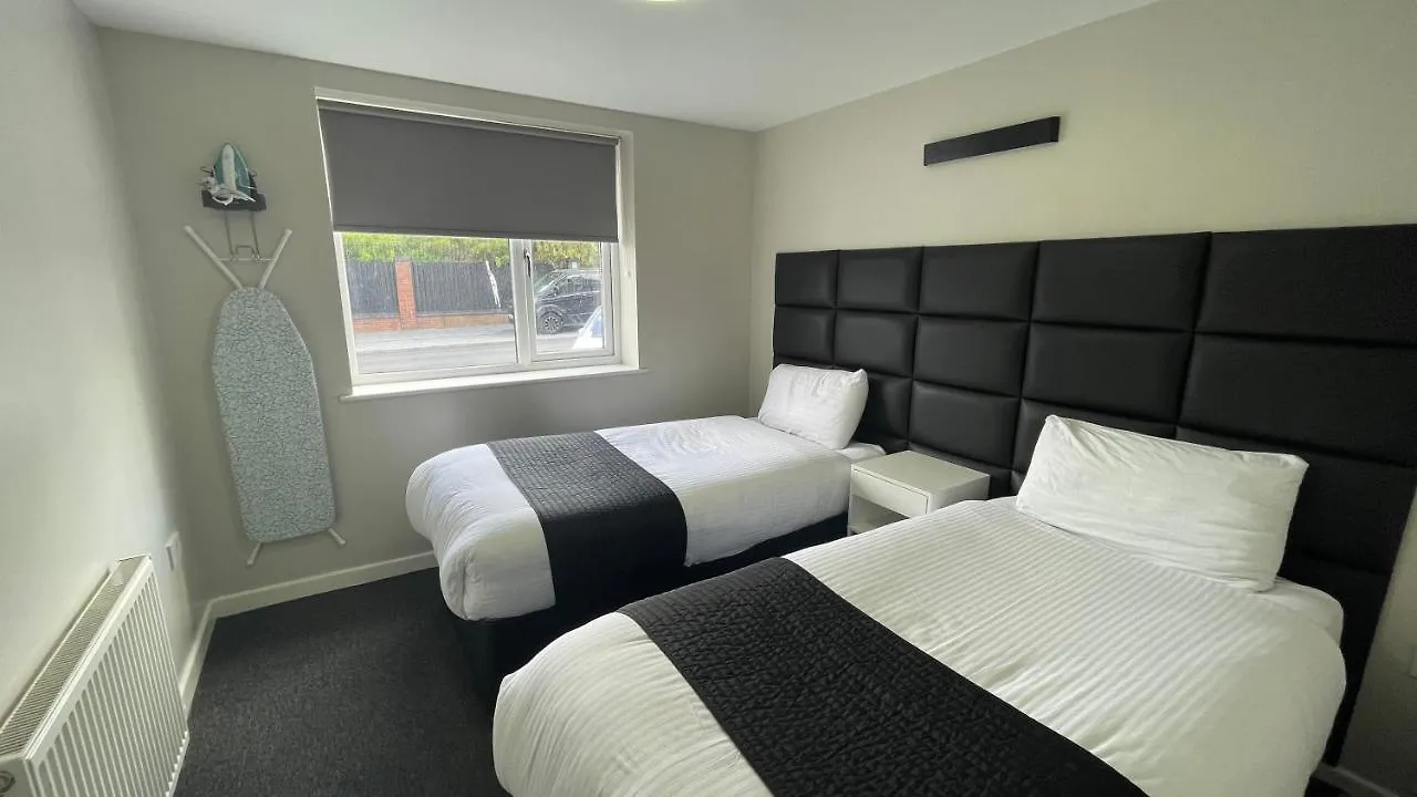 Hosted By Ryan - 2 Bedroom Apartment Liverpool
