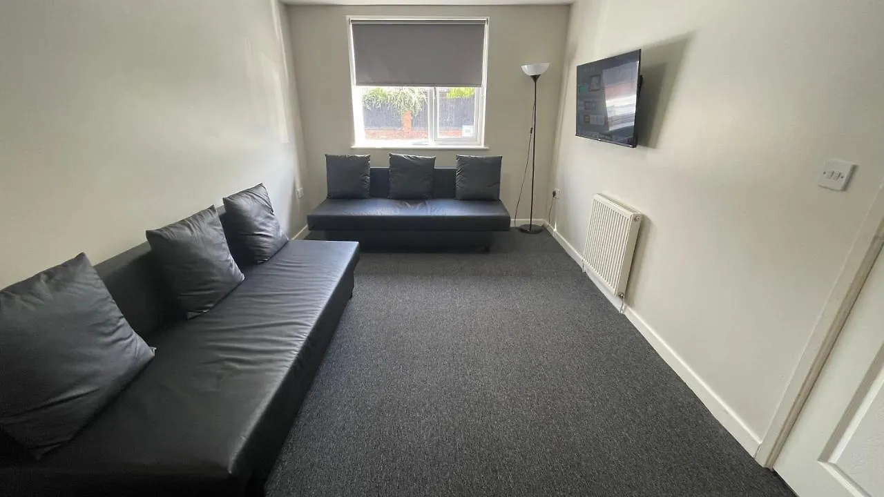 Hosted By Ryan - 2 Bedroom Apartment Liverpool 0*,  United Kingdom